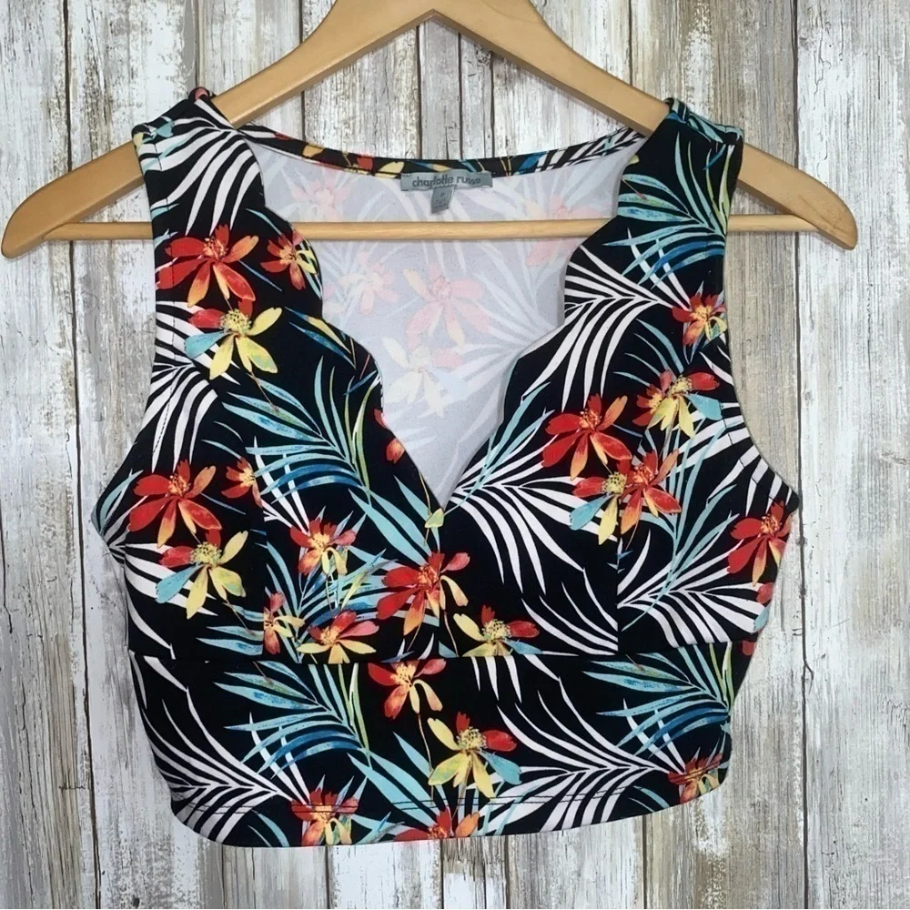 Charlotte Russe Tropical Scalloped Edge Crop Top - Picture 1 of 5